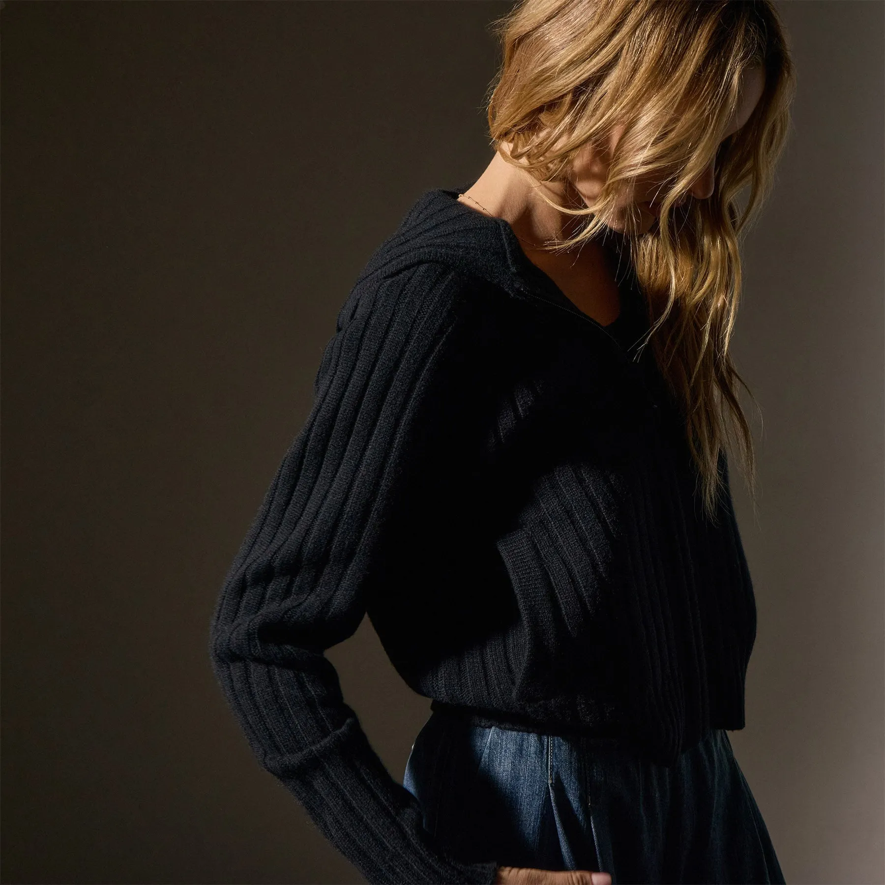 Cashmere Wide Ribbed Hoodie - Black