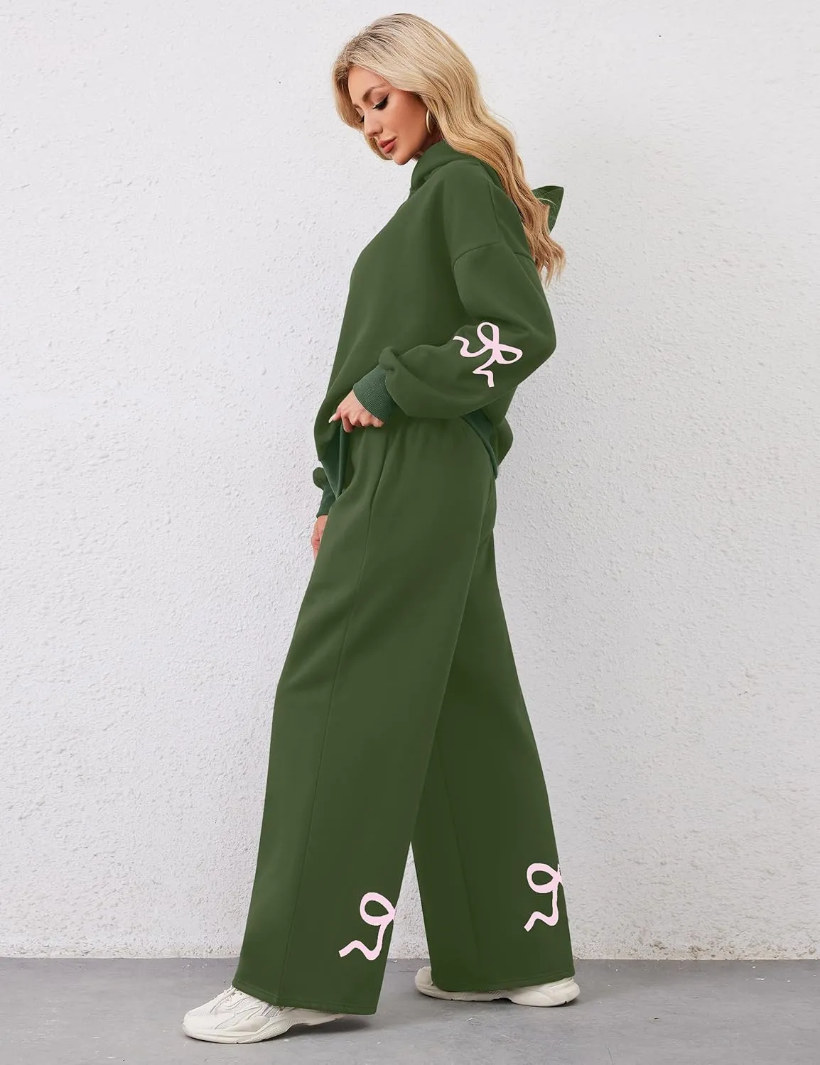 Livtany Women's 2 Piece Outfits Bow Trim Print Hoodie Sweatsuit Sets Oversized Sweatshirt Wide Leg Sweatpants With Pockets