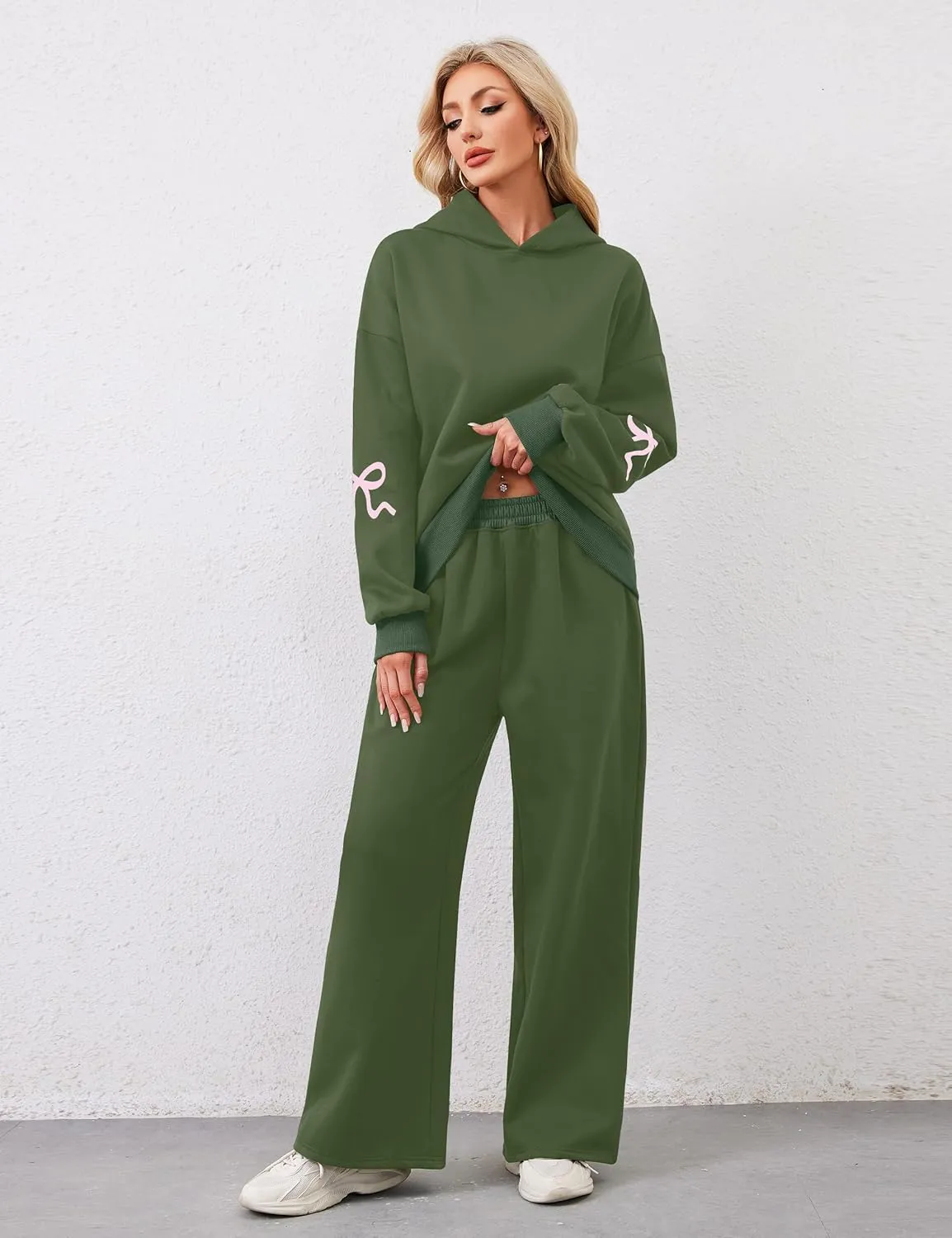 Livtany Women's 2 Piece Outfits Bow Trim Print Hoodie Sweatsuit Sets Oversized Sweatshirt Wide Leg Sweatpants With Pockets